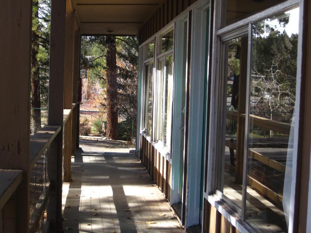 بيغ بير لاكي، سان بيرناردينو، كاليفورنيا Big Bear Inn المظهر الخارجي الصورة