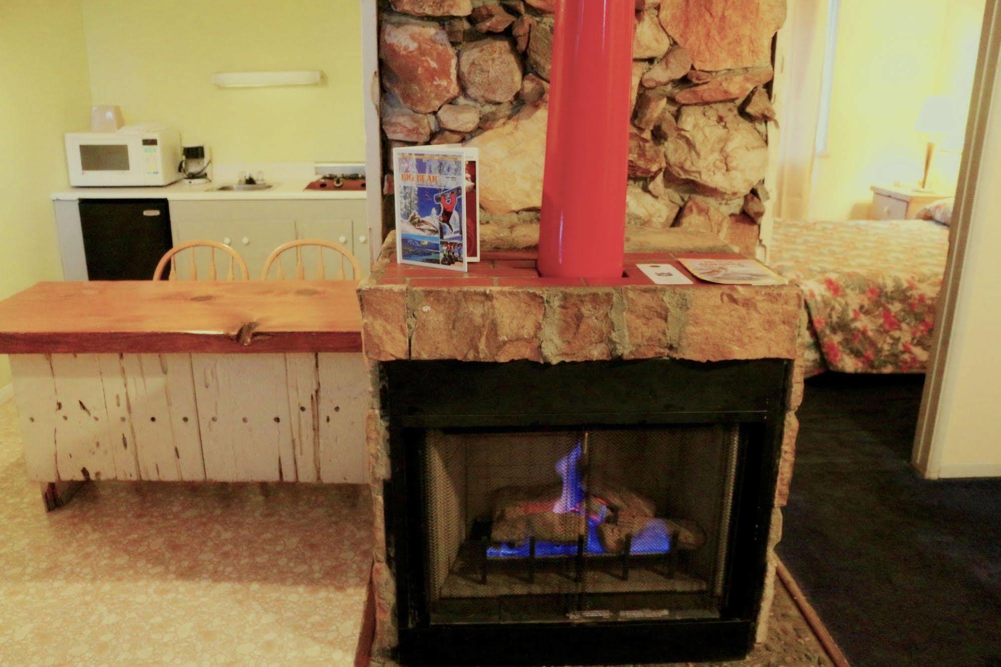 بيغ بير لاكي، سان بيرناردينو، كاليفورنيا Big Bear Inn المظهر الخارجي الصورة
